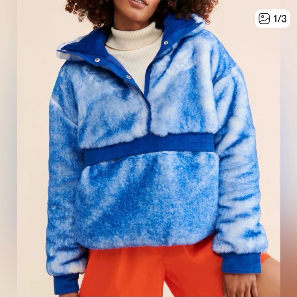 Blue and White Fleece Pullover
HOUSE OF SUNNY